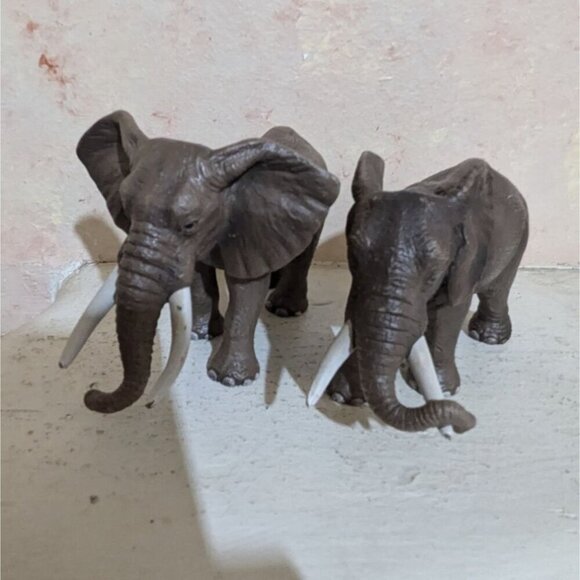 schieich Brown Elephant Figurines With Tusks Set Of 2 home decor Africa zoo - Picture 6 of 7
